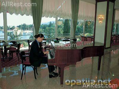 Ambassador Hotel 21
